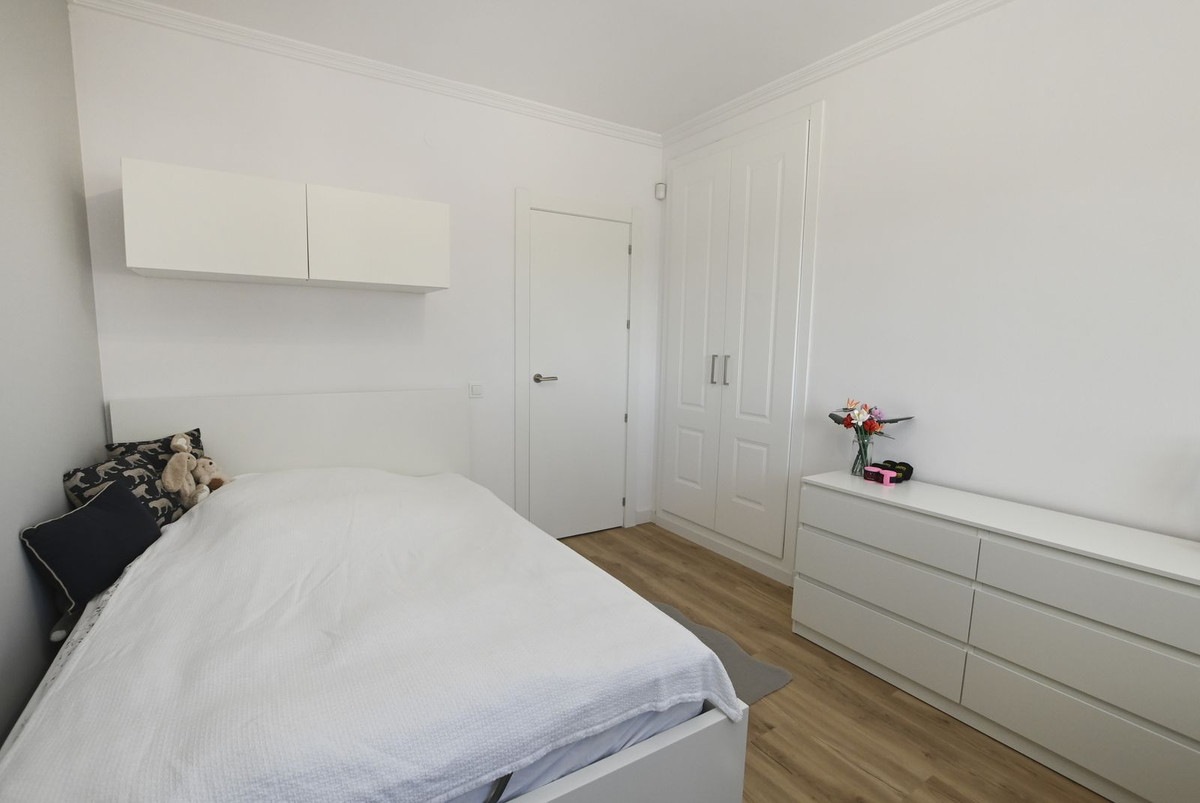 Se vende Villa - Chalet de 4 dormitorios en Costa Blanca, Alicante, España