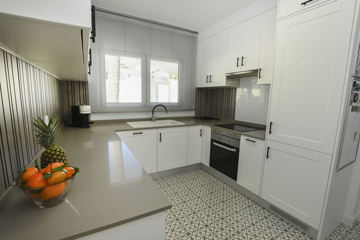 Se vende Villa - Chalet de 4 dormitorios en Costa Blanca, Alicante, España