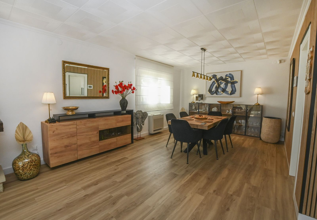 Se vende Villa - Chalet de 4 dormitorios en Costa Blanca, Alicante, España