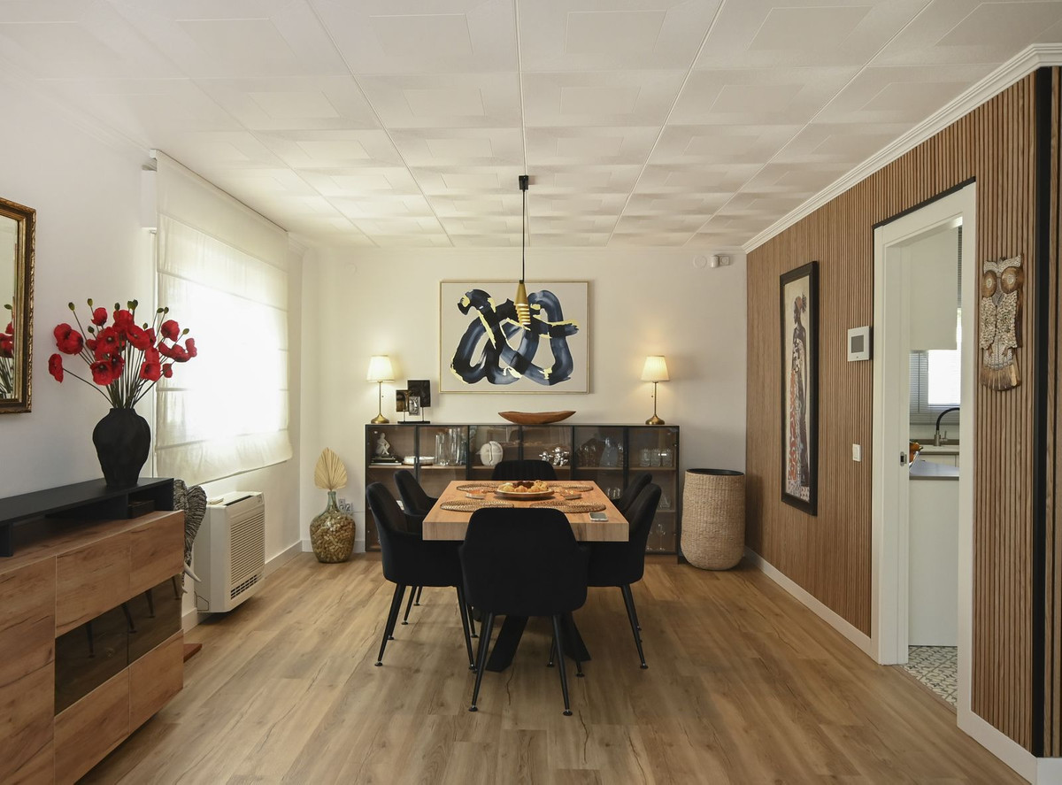 Se vende Villa - Chalet de 4 dormitorios en Costa Blanca, Alicante, España