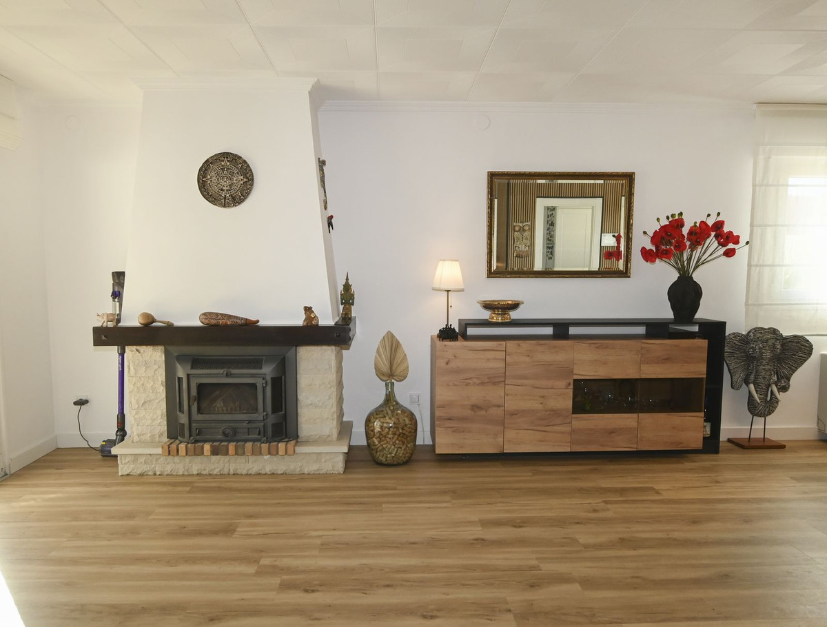 Se vende Villa - Chalet de 4 dormitorios en Costa Blanca, Alicante, España