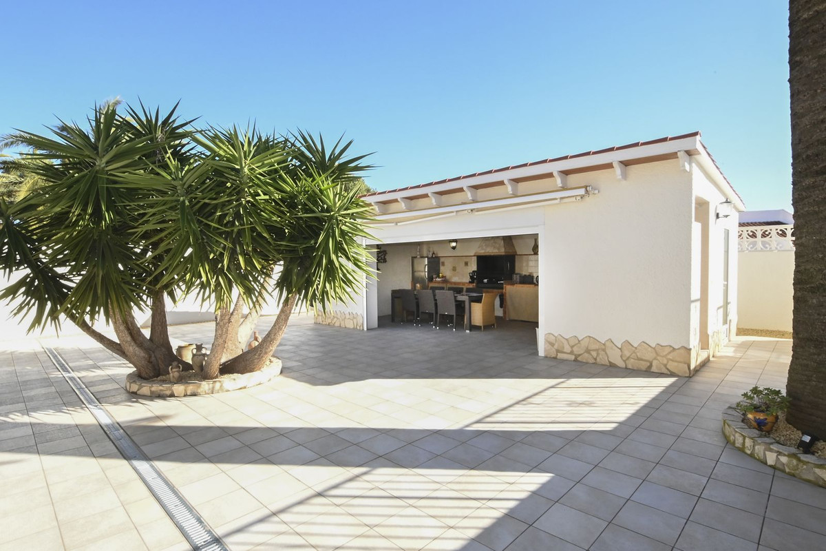 Se vende Villa - Chalet de 4 dormitorios en Costa Blanca, Alicante, España