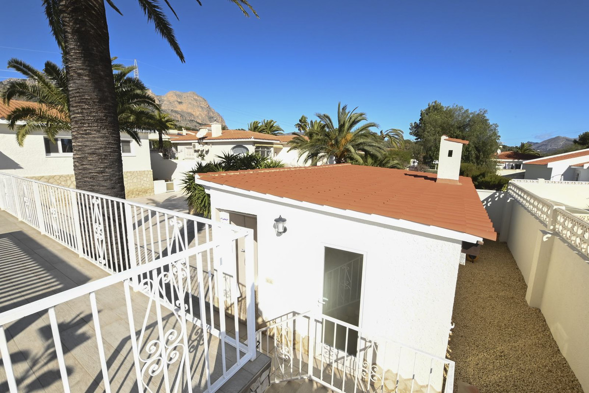 Se vende Villa - Chalet de 4 dormitorios en Costa Blanca, Alicante, España