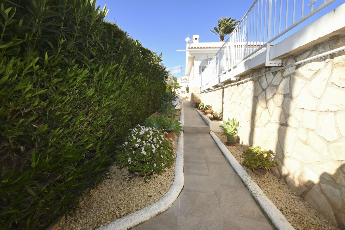 Se vende Villa - Chalet de 4 dormitorios en Costa Blanca, Alicante, España