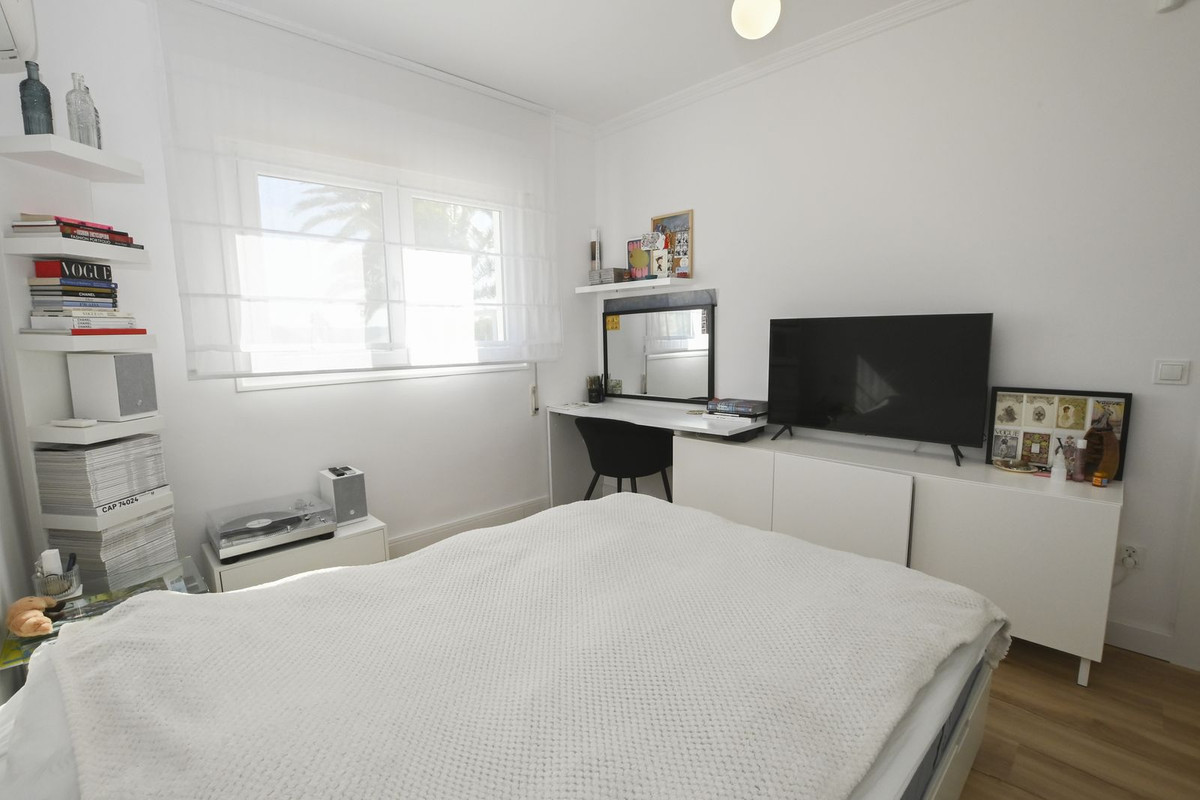 Se vende Villa - Chalet de 4 dormitorios en Costa Blanca, Alicante, España