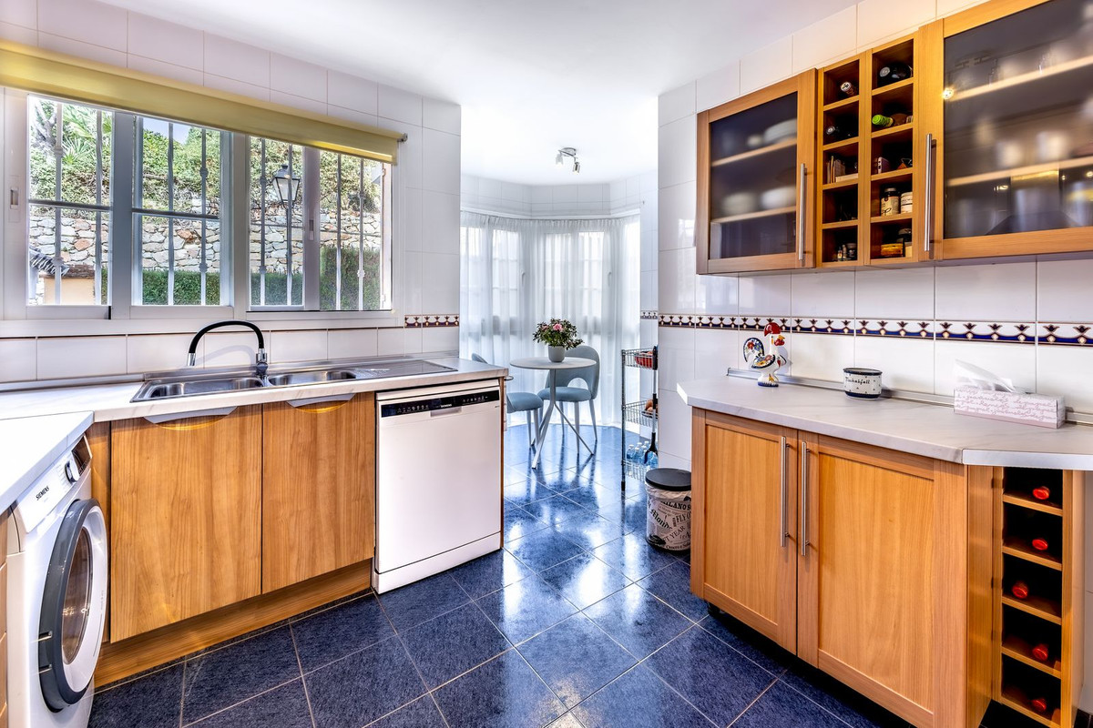 3 Bed Apartment for sale in Alhaurin Golf Costa Del Sol, Málaga, Spain