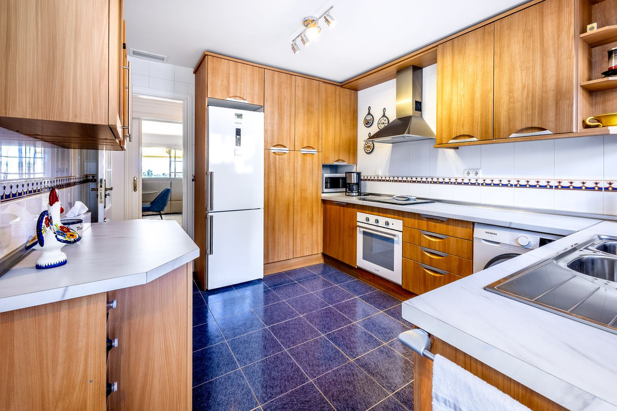 3 Bed Apartment for sale in Alhaurin Golf Costa Del Sol, Málaga, Spain