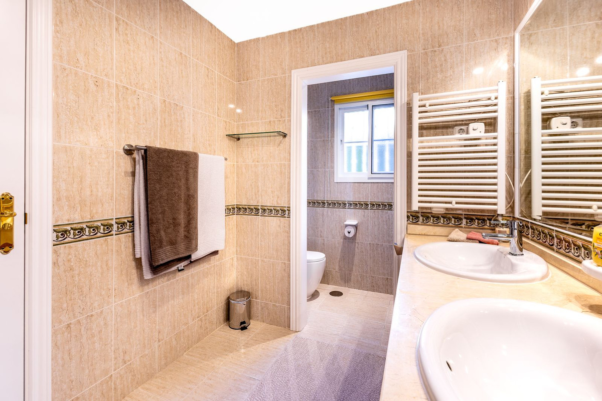 3 Bed Apartment for sale in Alhaurin Golf Costa Del Sol, Málaga, Spain