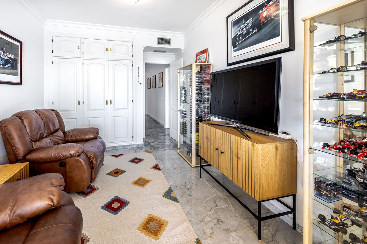 3 Bed Apartment for sale in Alhaurin Golf Costa Del Sol, Málaga, Spain