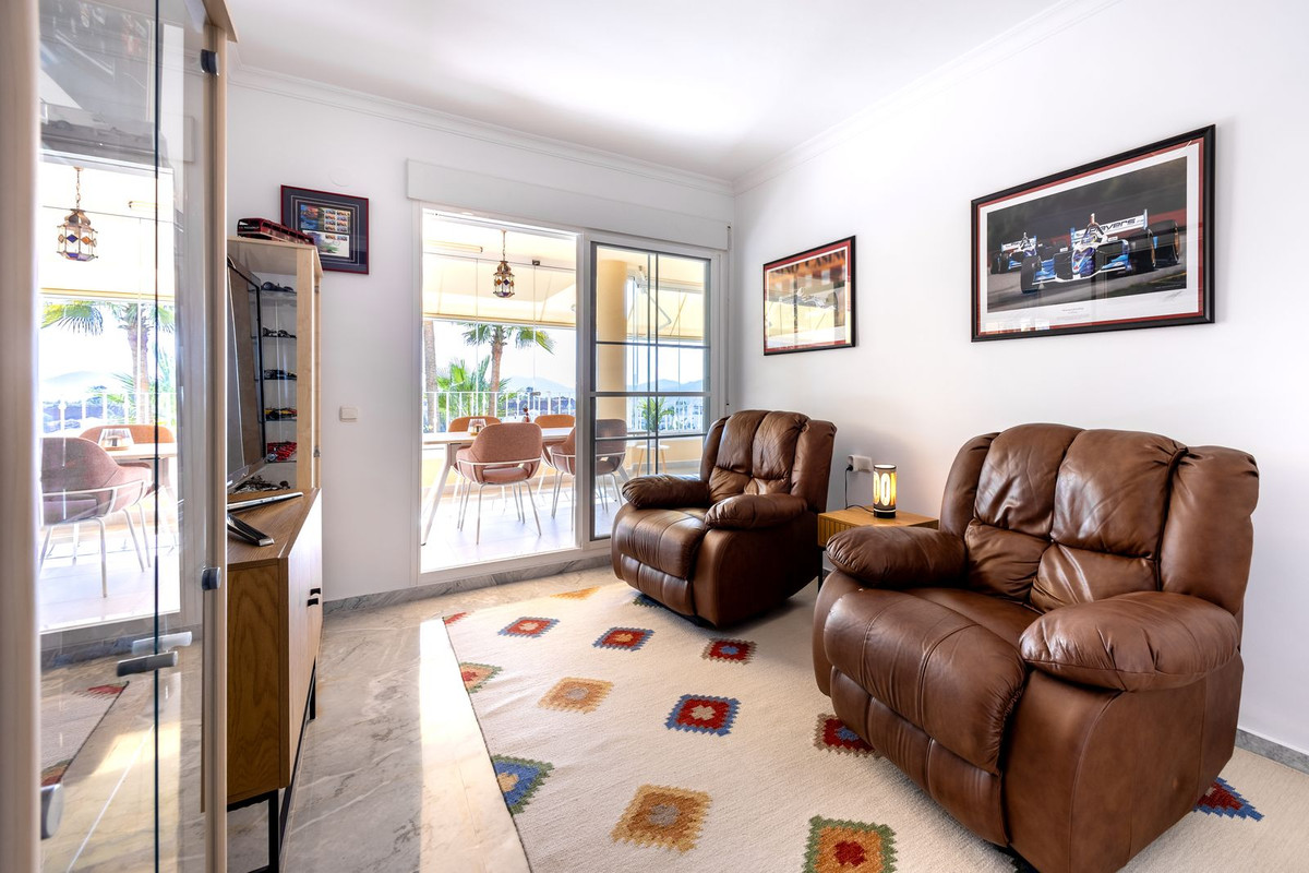 3 Bed Apartment for sale in Alhaurin Golf Costa Del Sol, Málaga, Spain