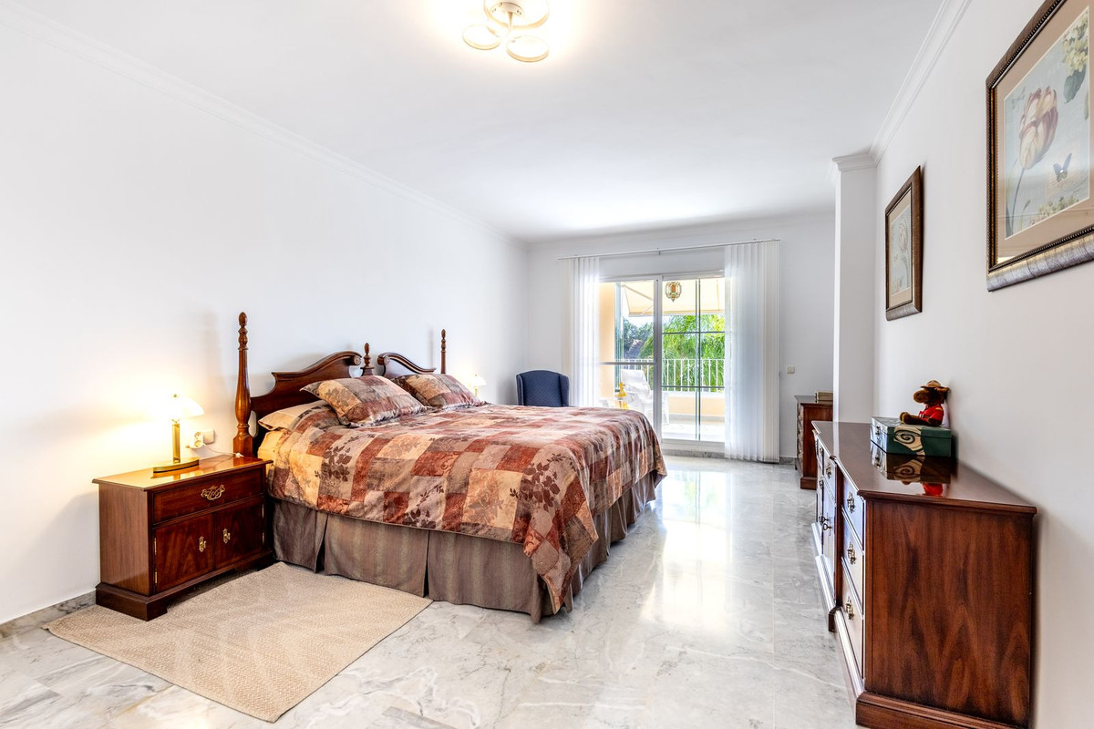 3 Bed Apartment for sale in Alhaurin Golf Costa Del Sol, Málaga, Spain