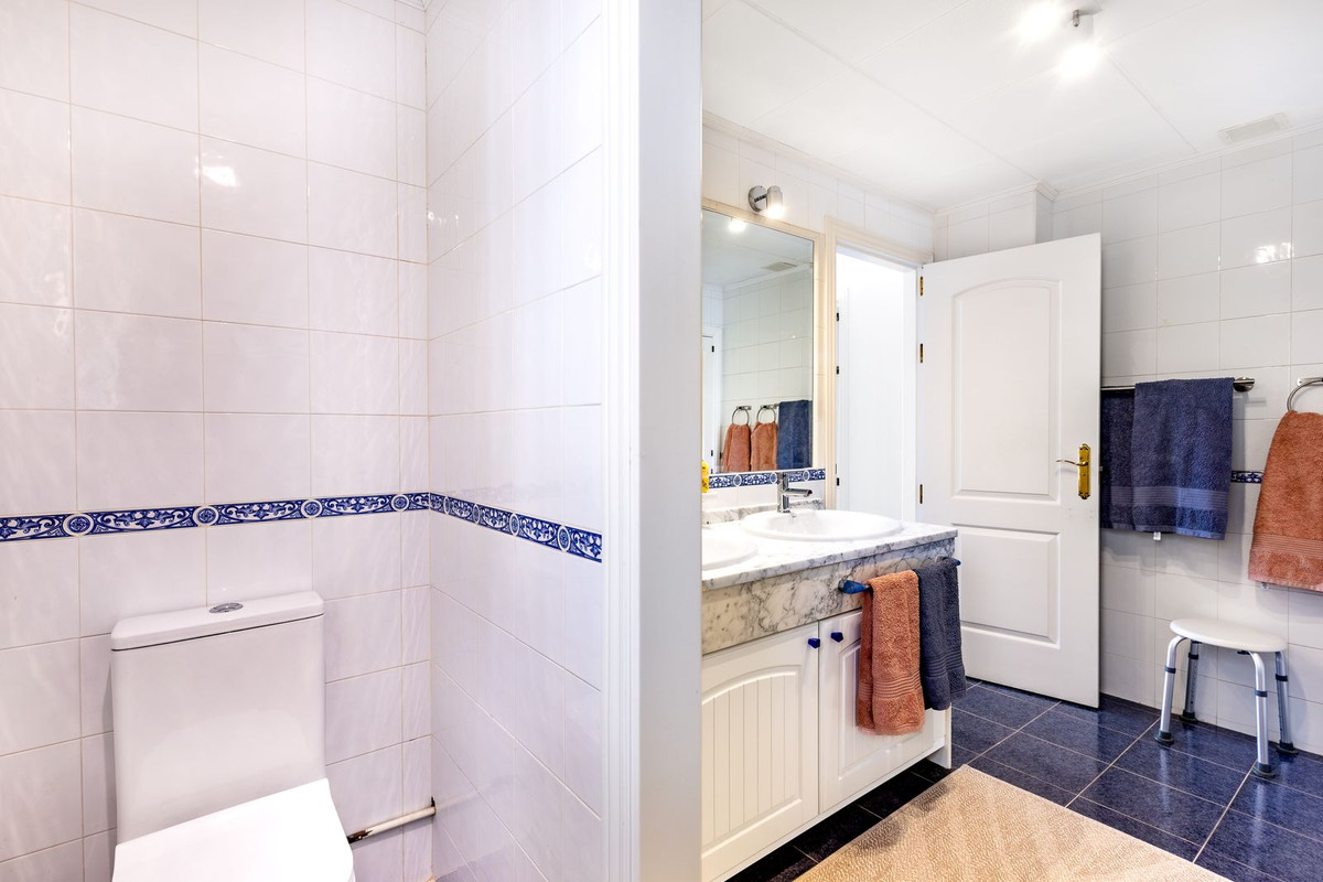 3 Bed Apartment for sale in Alhaurin Golf Costa Del Sol, Málaga, Spain