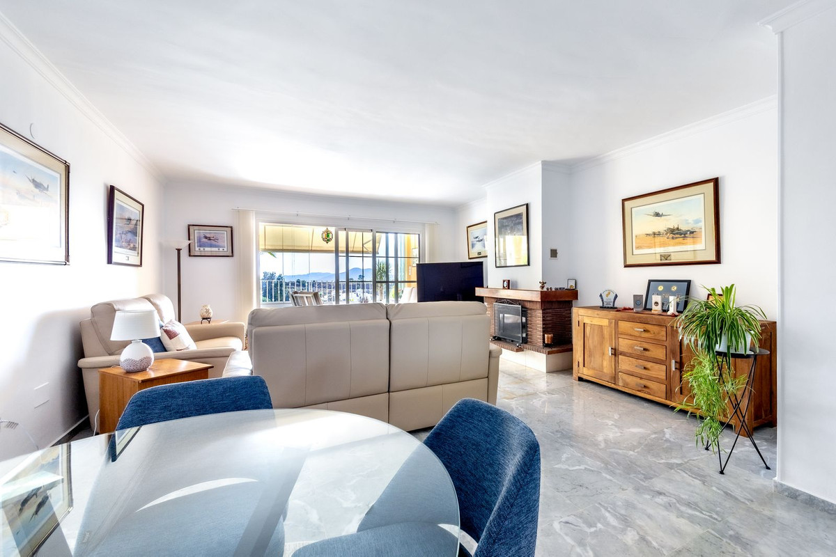 3 Bed Apartment for sale in Alhaurin Golf Costa Del Sol, Málaga, Spain