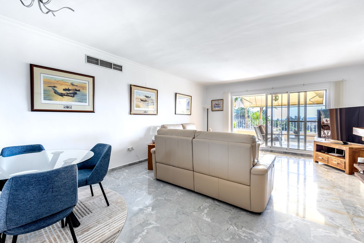 3 Bed Apartment for sale in Alhaurin Golf Costa Del Sol, Málaga, Spain