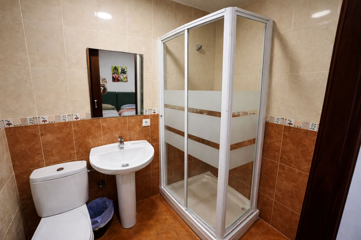 Se vende Apartamento Planta Media de 3 dormitorios en Costa Del Sol, Málaga, España