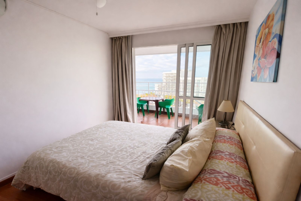 Se vende Apartamento Planta Media de 3 dormitorios en Costa Del Sol, Málaga, España