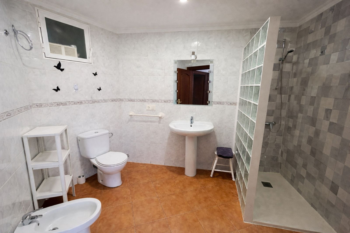Se vende Apartamento Planta Media de 3 dormitorios en Costa Del Sol, Málaga, España