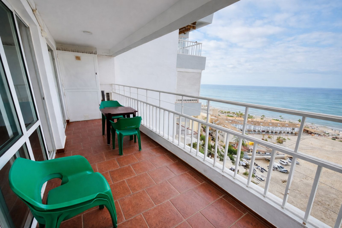 Se vende Apartamento Planta Media de 3 dormitorios en Costa Del Sol, Málaga, España