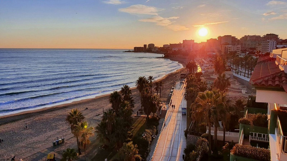 Se vende Apartamento Planta Media de 3 dormitorios en Costa Del Sol, Málaga, España