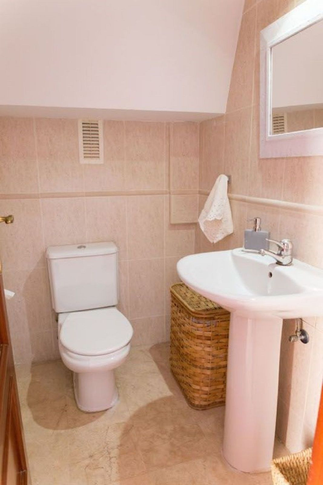 3 Bed Apartment for sale in La Duquesa Costa Del Sol, Málaga, Spain