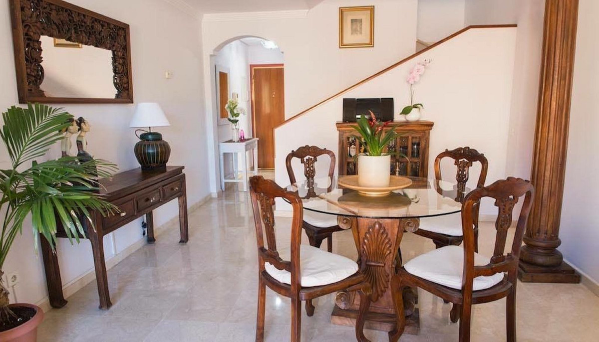 3 Bed Apartment for sale in La Duquesa Costa Del Sol, Málaga, Spain