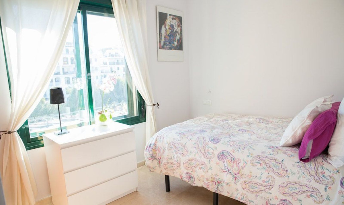 3 Bed Apartment for sale in La Duquesa Costa Del Sol, Málaga, Spain