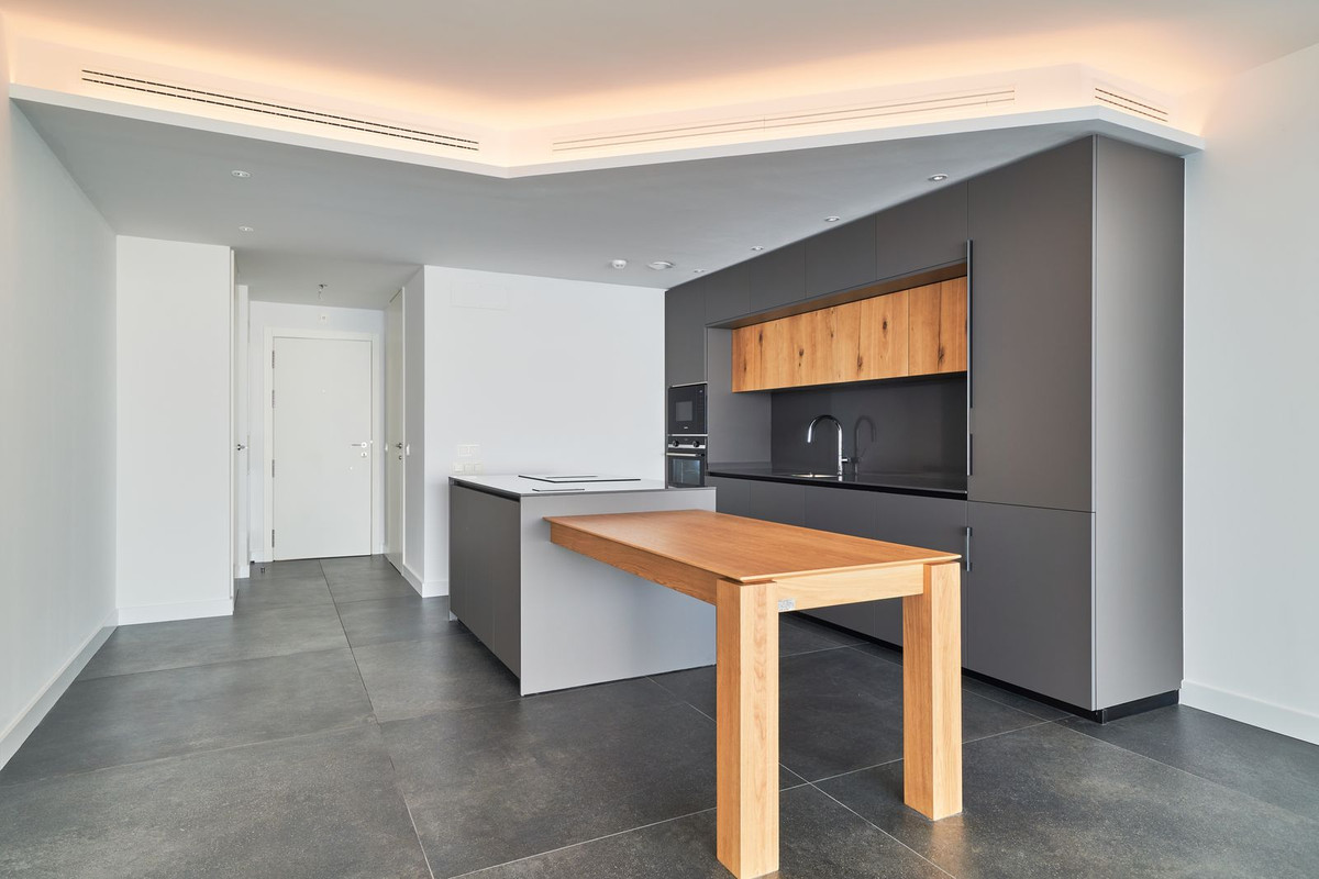 2 Bed Apartment for sale in Fuengirola Costa Del Sol, Málaga, Spain