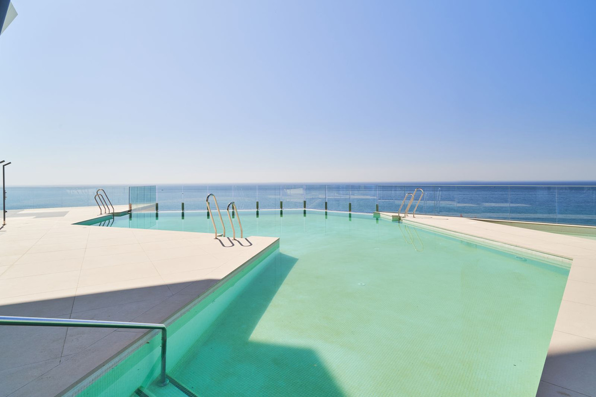 2 Bed Apartment for sale in Fuengirola Costa Del Sol, Málaga, Spain