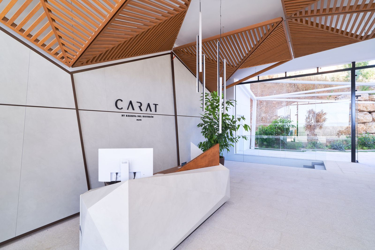 2 Bed Apartment for sale in Fuengirola Costa Del Sol, Málaga, Spain