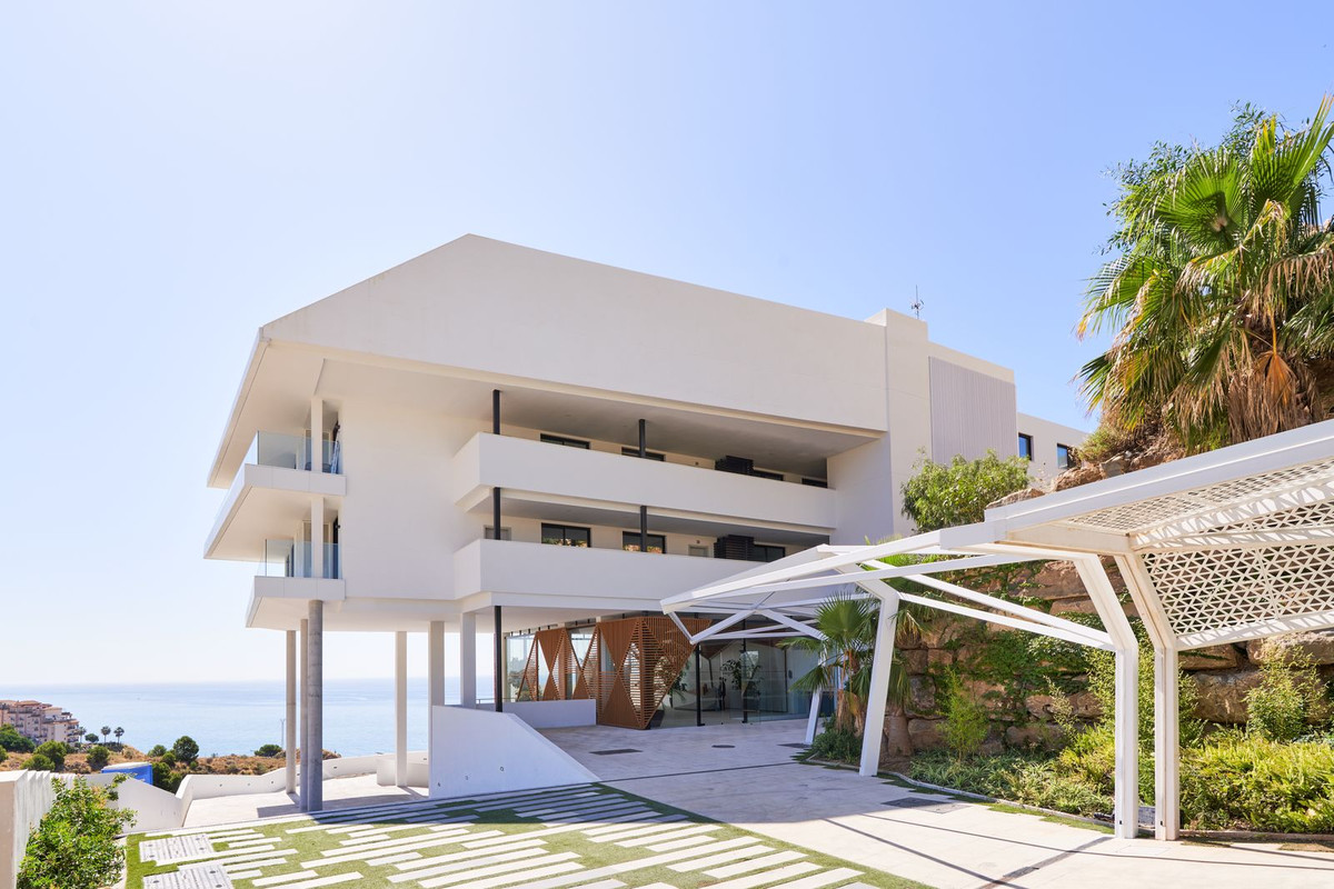 2 Bed Apartment for sale in Fuengirola Costa Del Sol, Málaga, Spain