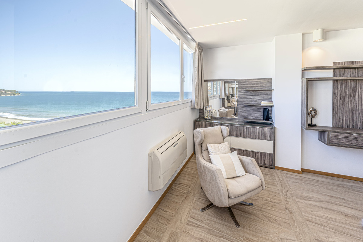 2 Bed Apartment for sale in Estepona Costa Del Sol, Málaga, Spain