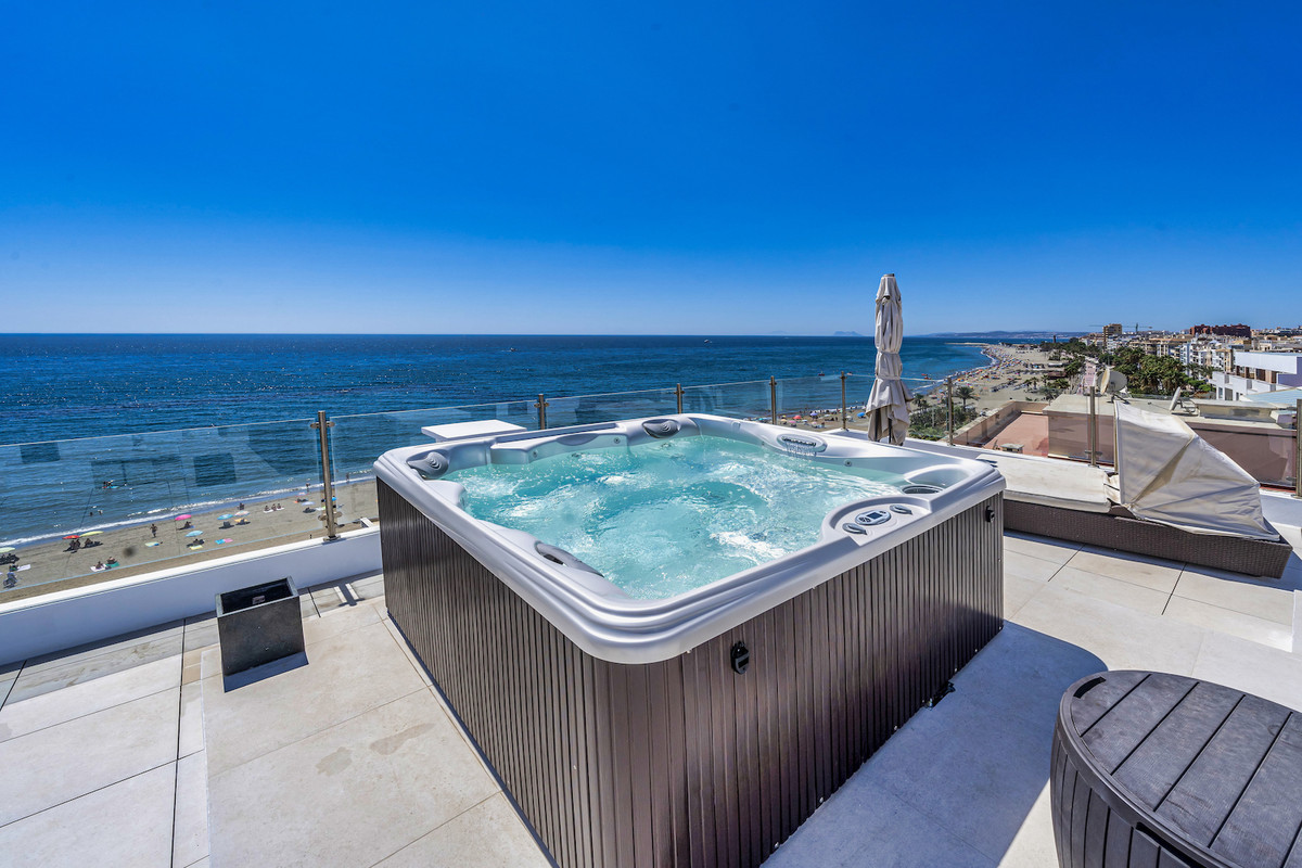 2 Bed Apartment for sale in Estepona Costa Del Sol, Málaga, Spain