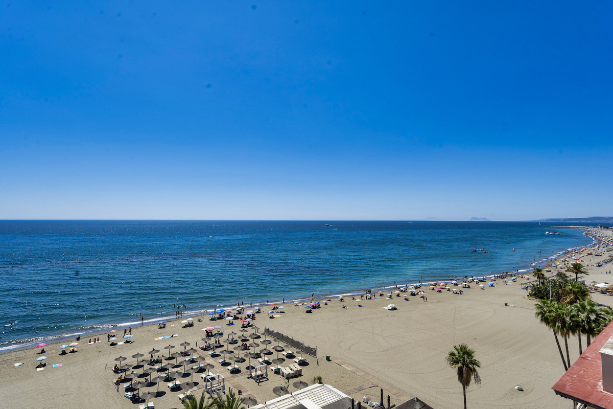 2 Bed Apartment for sale in Estepona Costa Del Sol, Málaga, Spain