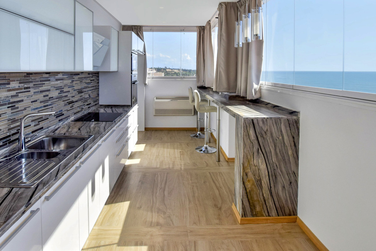 2 Bed Apartment for sale in Estepona Costa Del Sol, Málaga, Spain