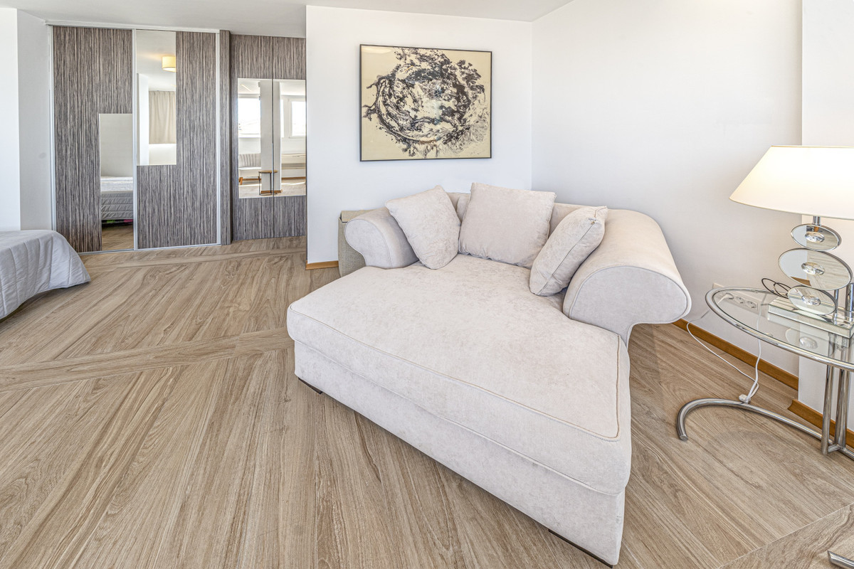 2 Bed Apartment for sale in Estepona Costa Del Sol, Málaga, Spain