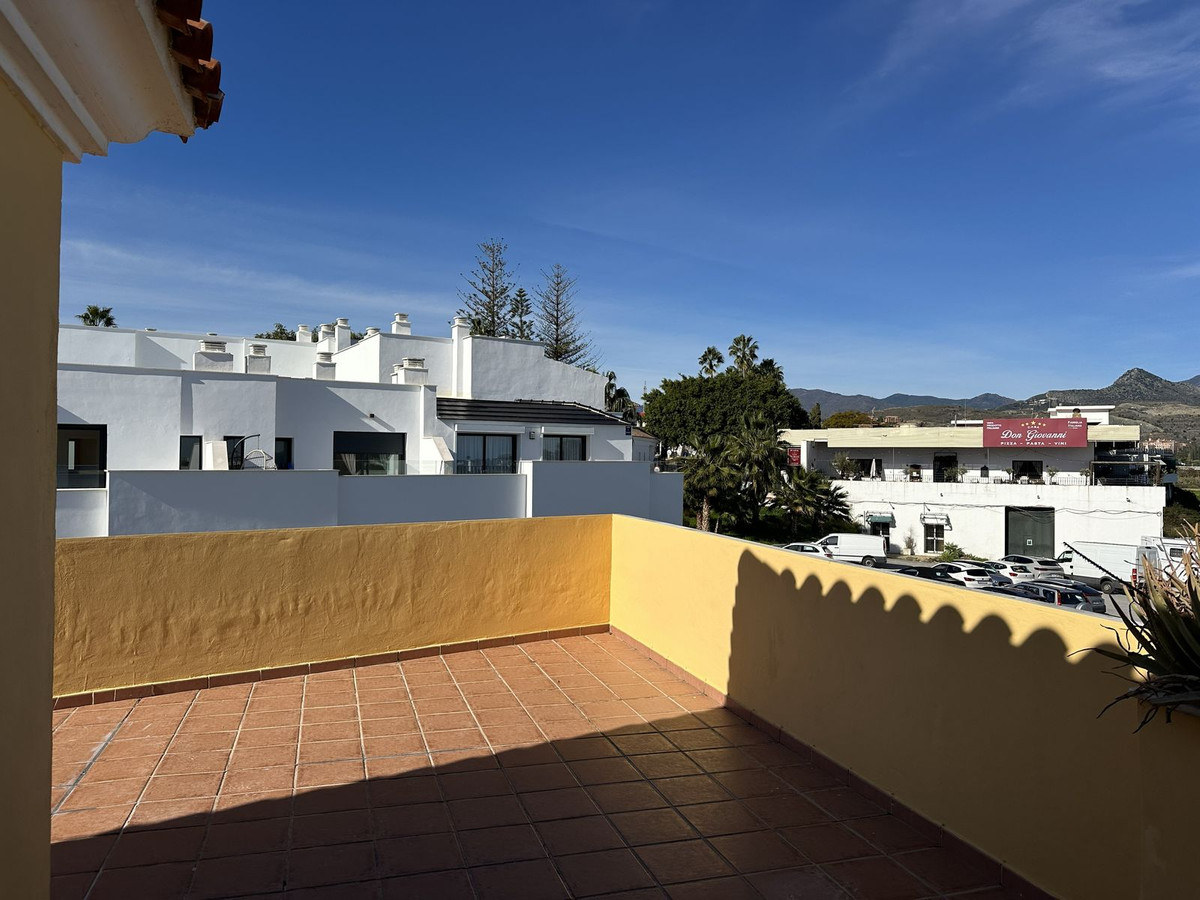 2 Bed Apartment for sale in Estepona Costa Del Sol, Málaga, Spain