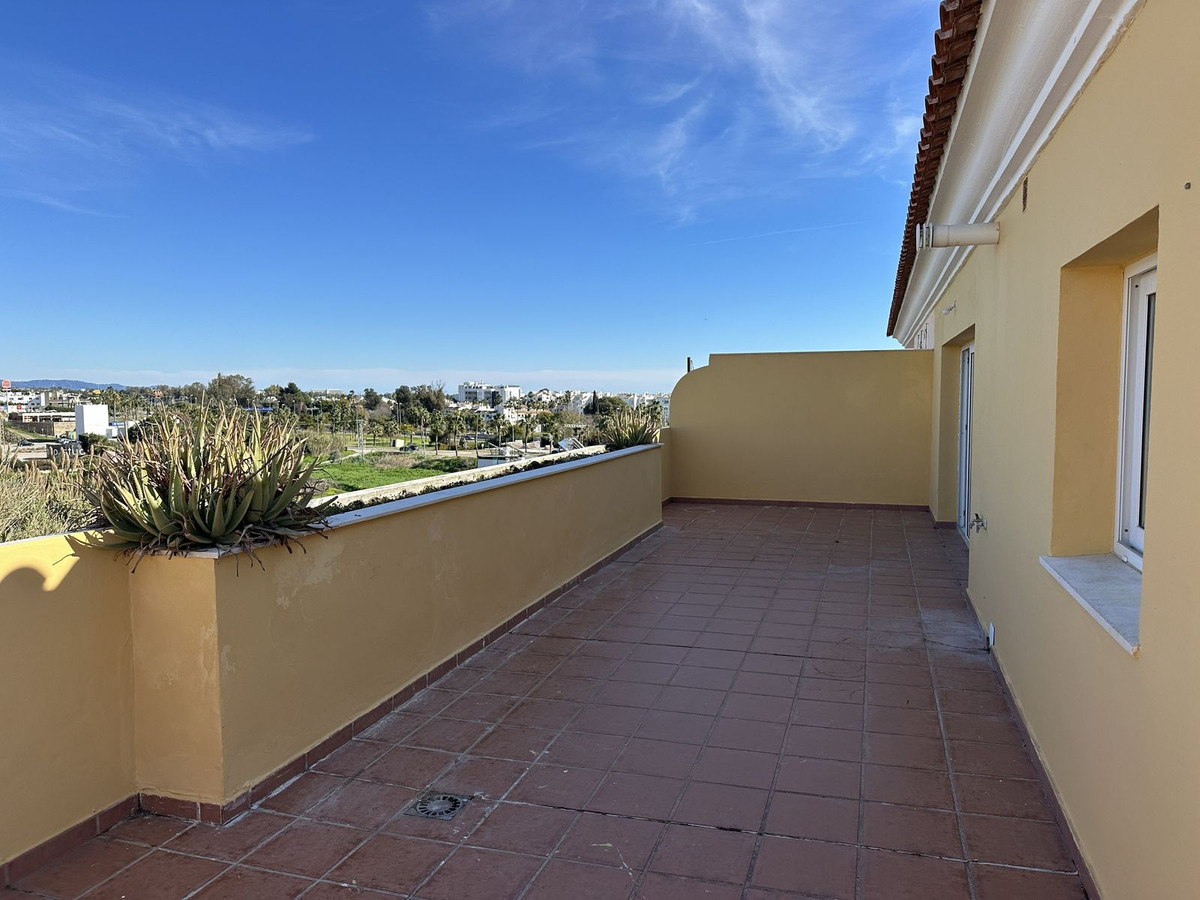 2 Bed Apartment for sale in Estepona Costa Del Sol, Málaga, Spain