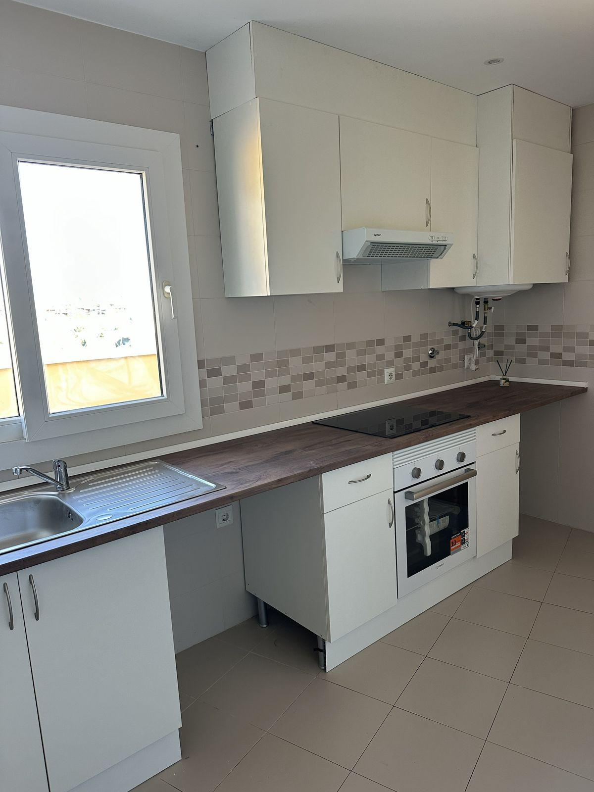 2 Bed Apartment for sale in Estepona Costa Del Sol, Málaga, Spain