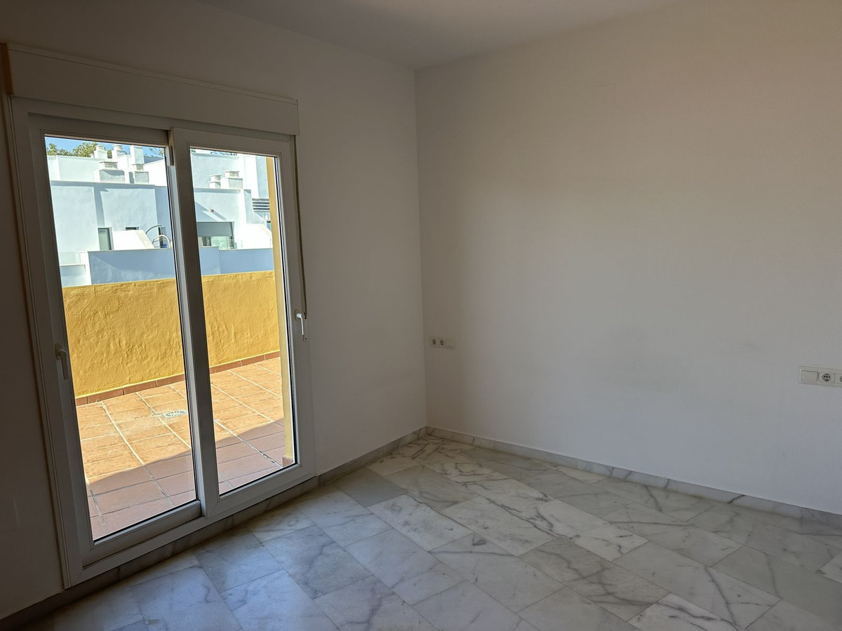 2 Bed Apartment for sale in Estepona Costa Del Sol, Málaga, Spain