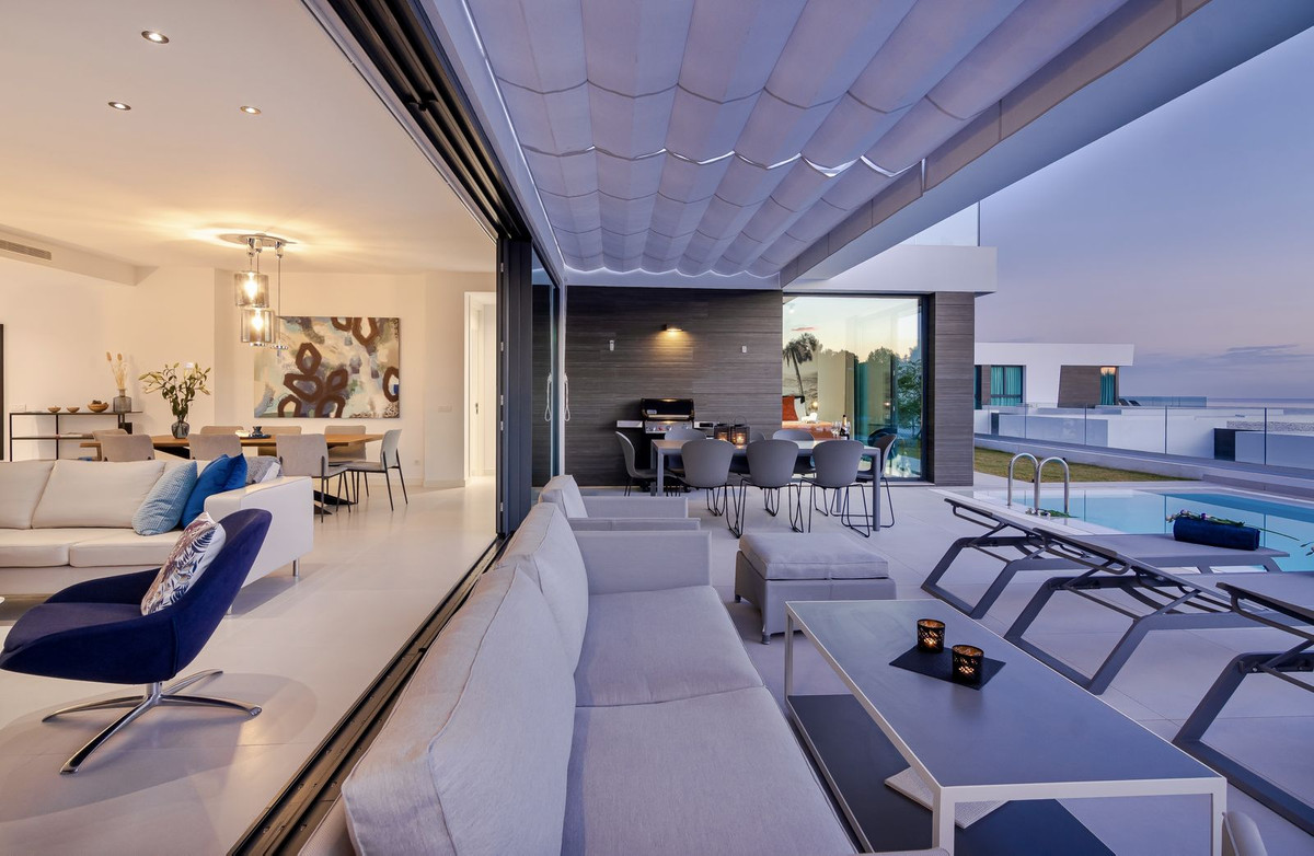 Se vende Villa - Chalet de 4 dormitorios en Costa Del Sol, Málaga, España