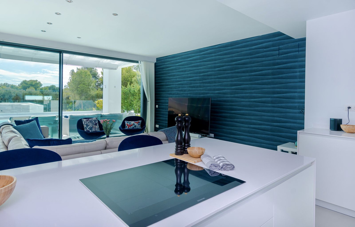 Se vende Villa - Chalet de 4 dormitorios en Costa Del Sol, Málaga, España