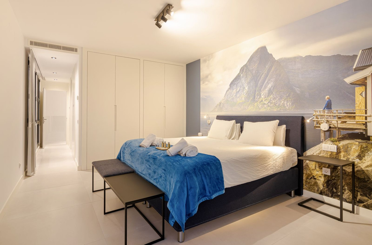 Se vende Villa - Chalet de 4 dormitorios en Costa Del Sol, Málaga, España