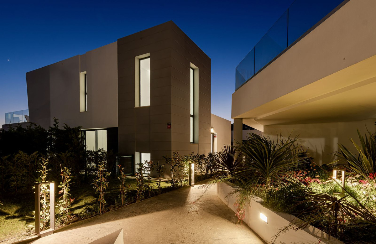 Se vende Villa - Chalet de 4 dormitorios en Costa Del Sol, Málaga, España