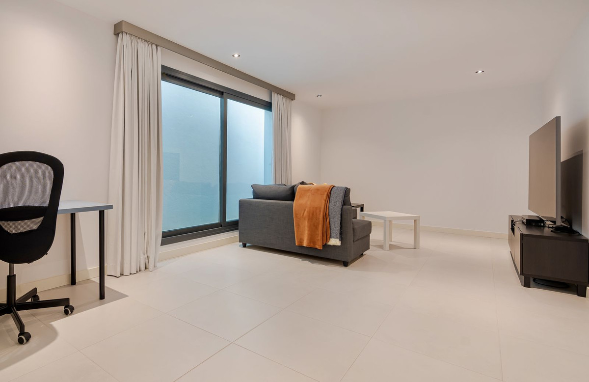 Se vende Villa - Chalet de 4 dormitorios en Costa Del Sol, Málaga, España
