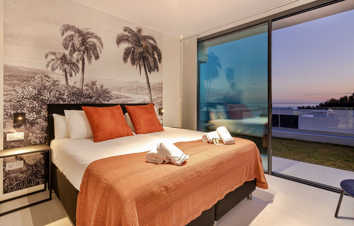 Se vende Villa - Chalet de 4 dormitorios en Costa Del Sol, Málaga, España