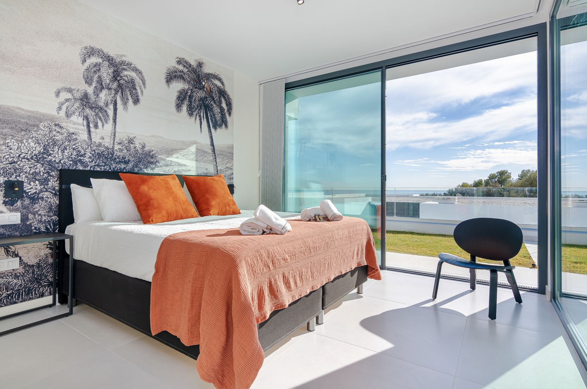 Se vende Villa - Chalet de 4 dormitorios en Costa Del Sol, Málaga, España