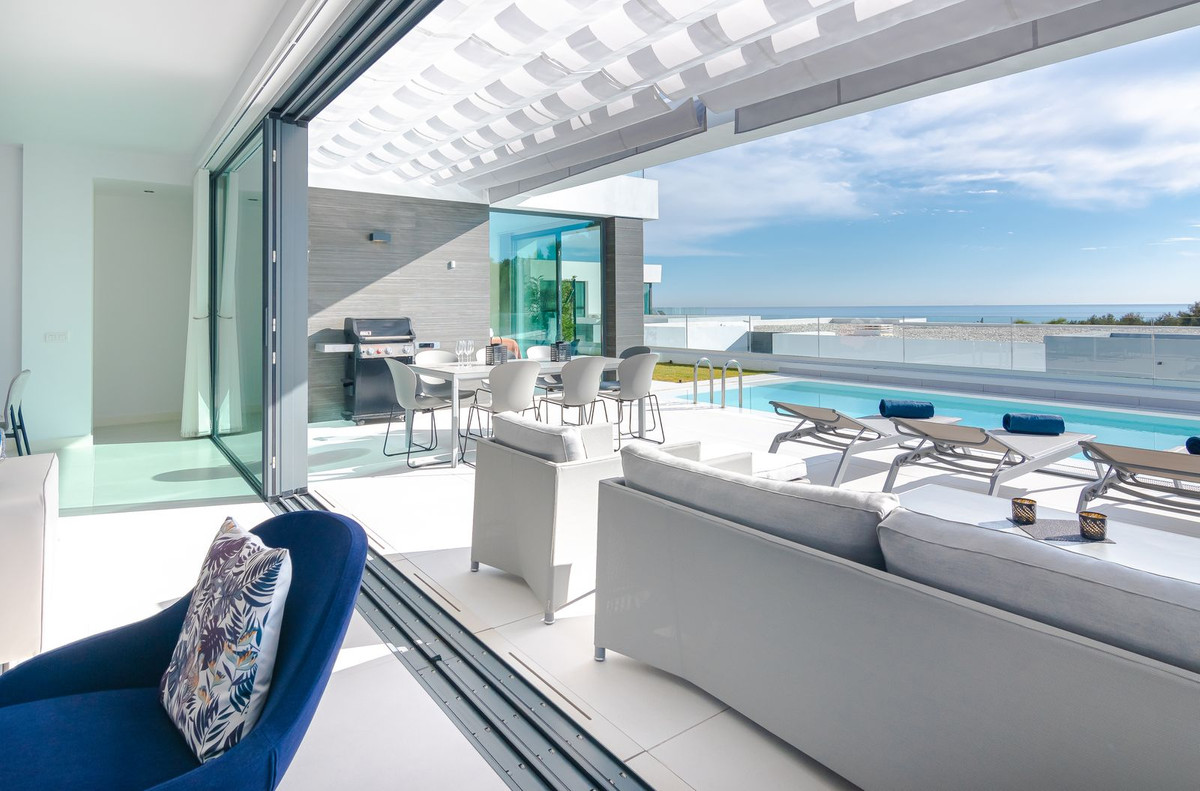 Se vende Villa - Chalet de 4 dormitorios en Costa Del Sol, Málaga, España