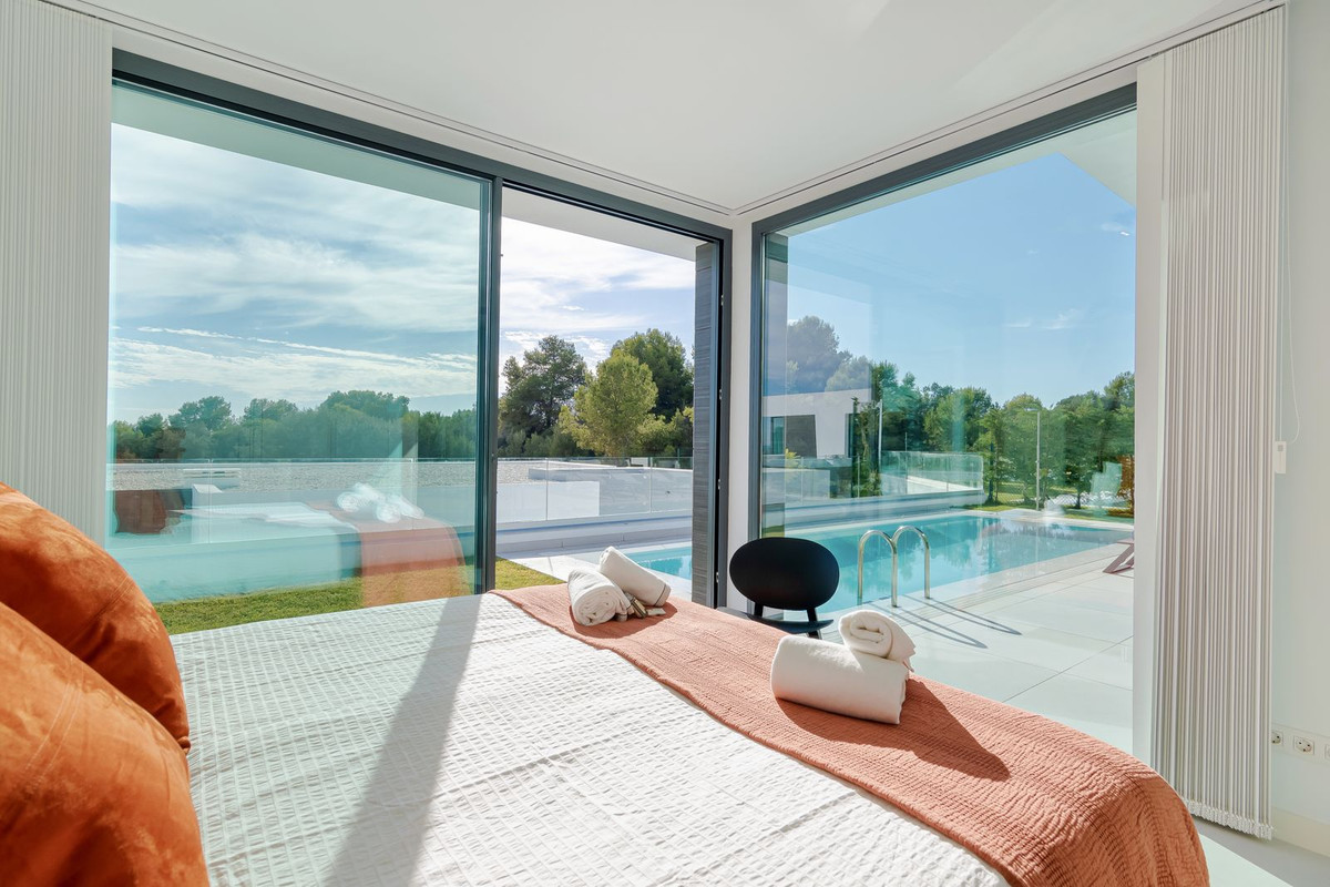 Se vende Villa - Chalet de 4 dormitorios en Costa Del Sol, Málaga, España