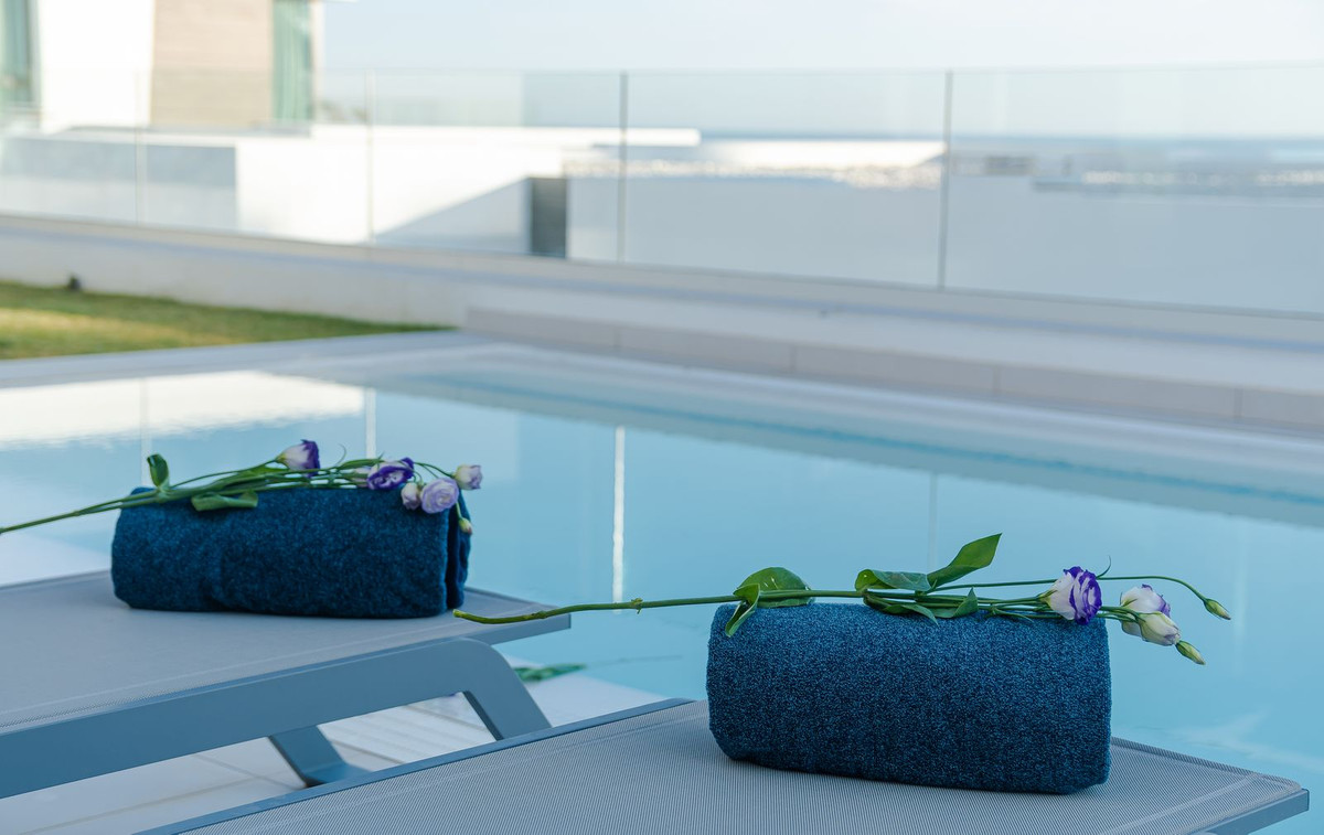 Se vende Villa - Chalet de 4 dormitorios en Costa Del Sol, Málaga, España