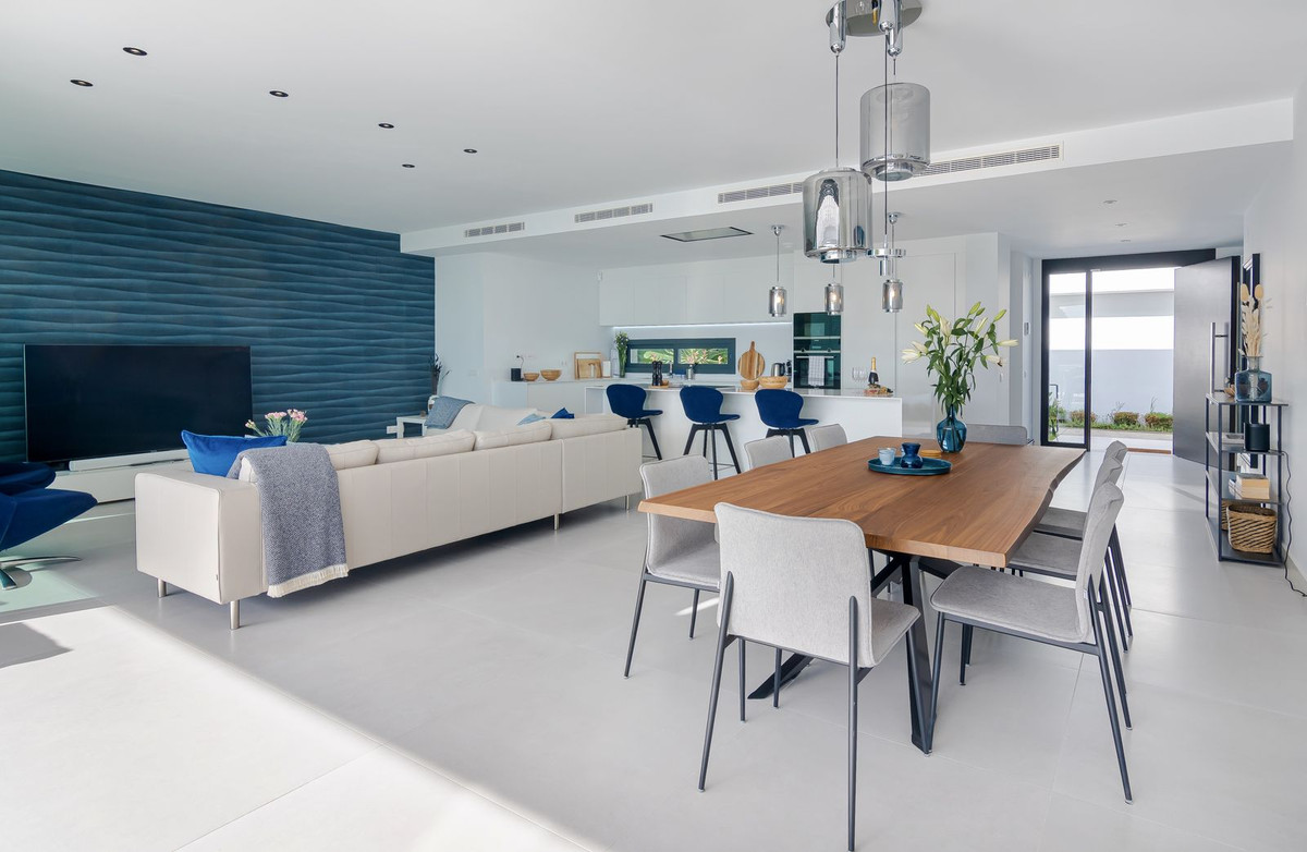 Se vende Villa - Chalet de 4 dormitorios en Costa Del Sol, Málaga, España